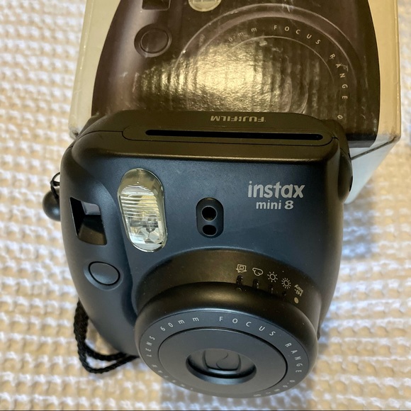 FUJIFILM Instax mini 8 polaroid camera - Picture 3 of 6